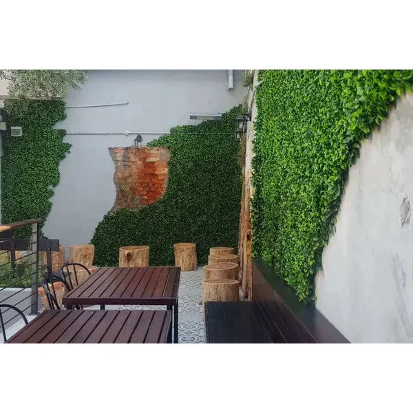 Before and After Backyard Design Miami Artificial ivy Panel