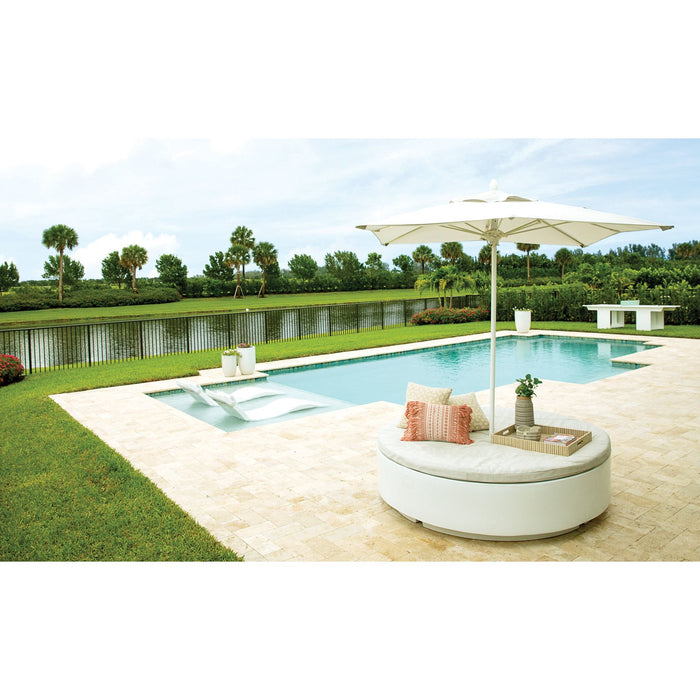 Ledge Lounger Signature Round Sunbed