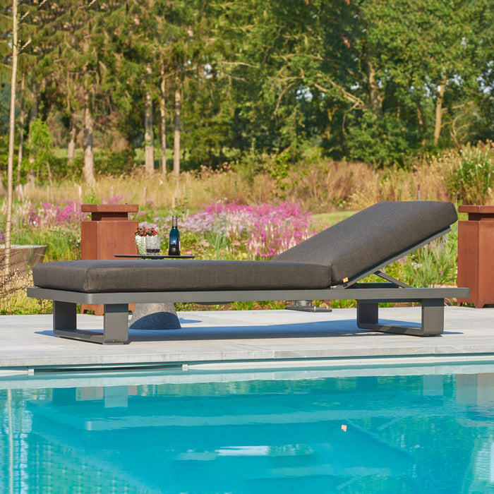 Fitz Roy Aluminum Lounger