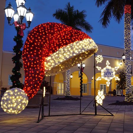 9' 3D Giant Santa Hat