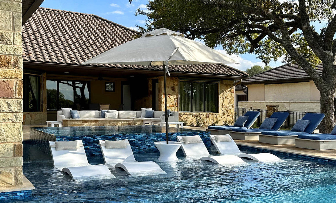 Ledge Lounger 9' Octagon Pulley Essential Fiberglass Umbrella