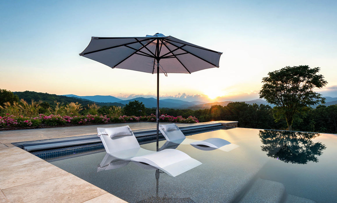Ledge Lounger 9' Octagon Pulley Essential Fiberglass Umbrella