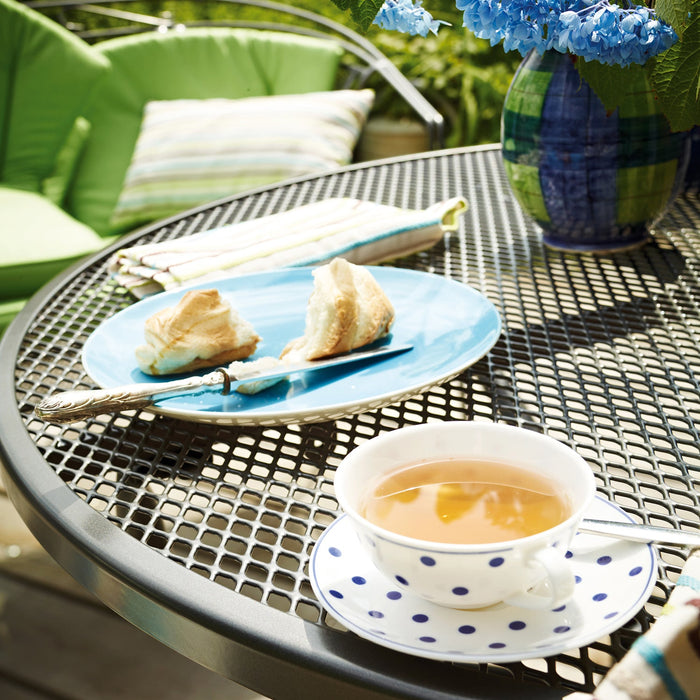 36-inch Round Mesh Top Table
